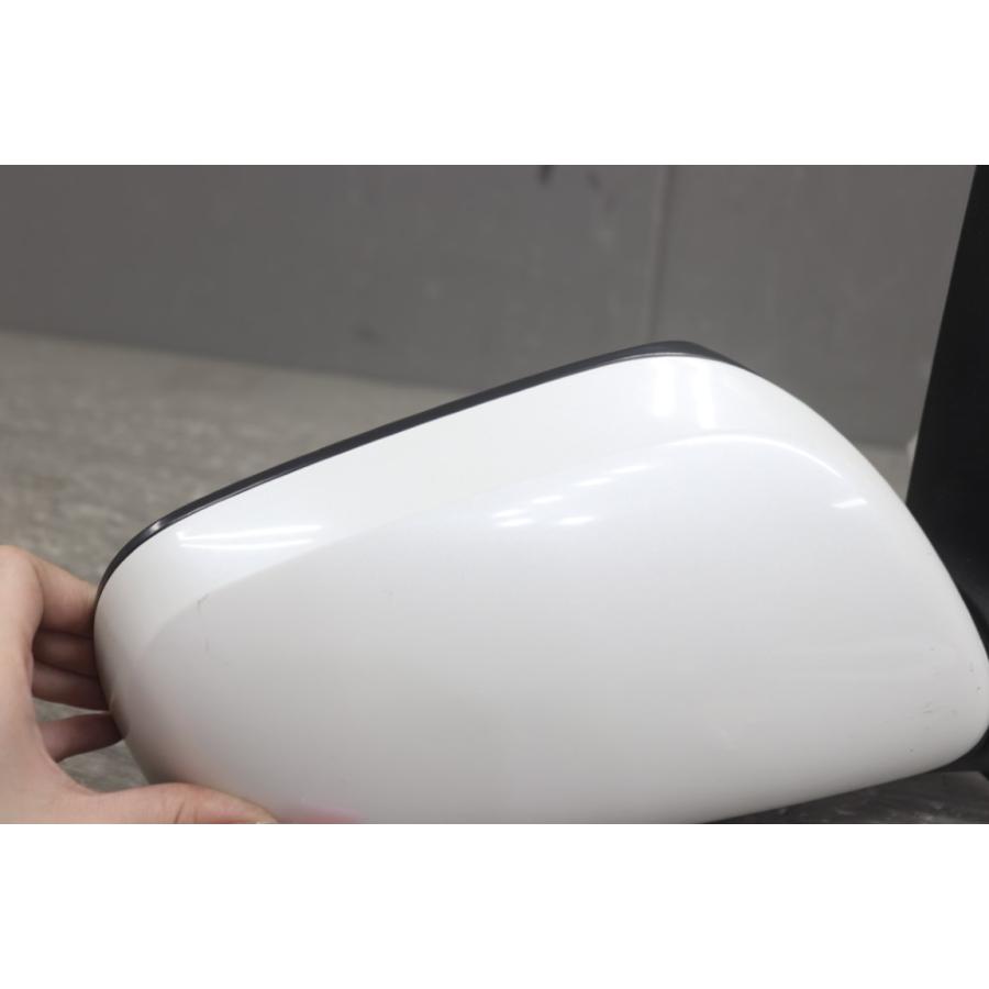 トヨタ（TOYOTA） ウィッシュ X リミテッド 後期 (ZNE10) 純正 右