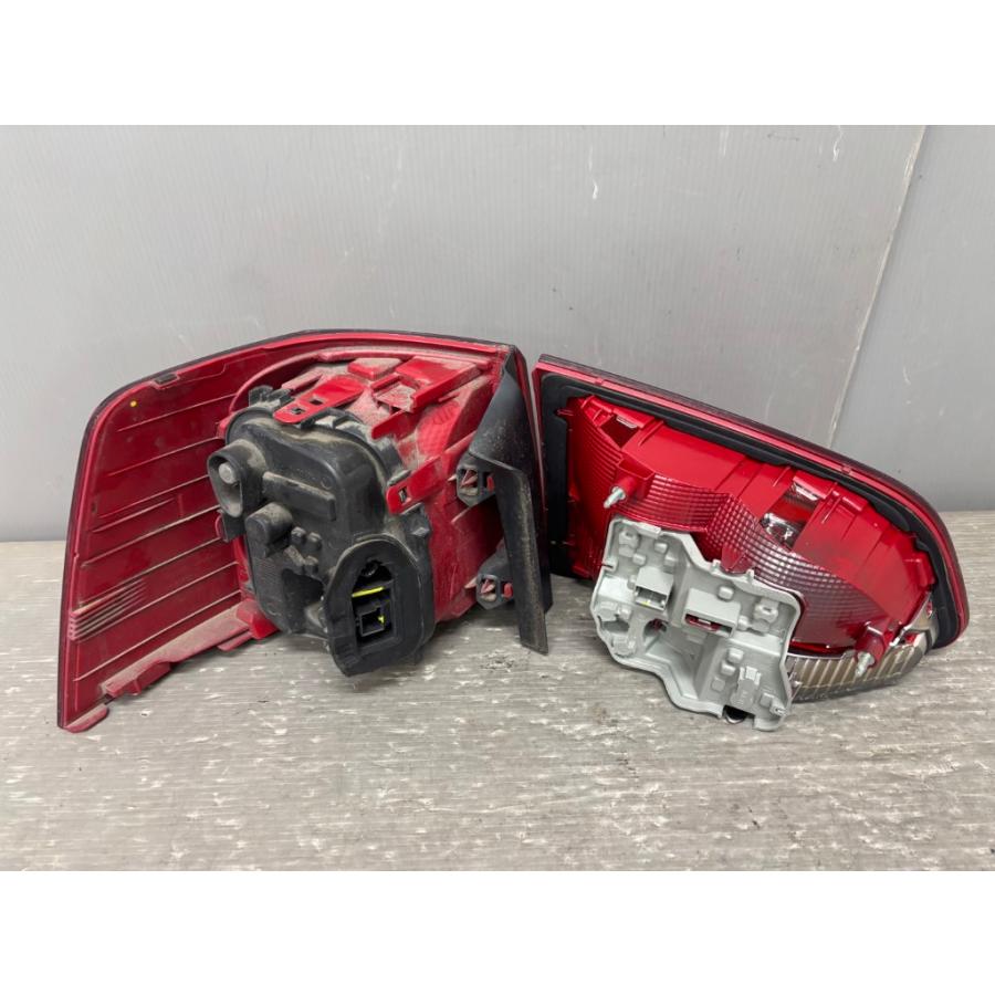 フォルクスワーゲン　トゥアレグ　７Ｐ　赤 テールランプ　左右セット　ＶＷ フォルクスワーゲン（Volkswagen） VW シャラン (7NCAV 7N) 純正 右