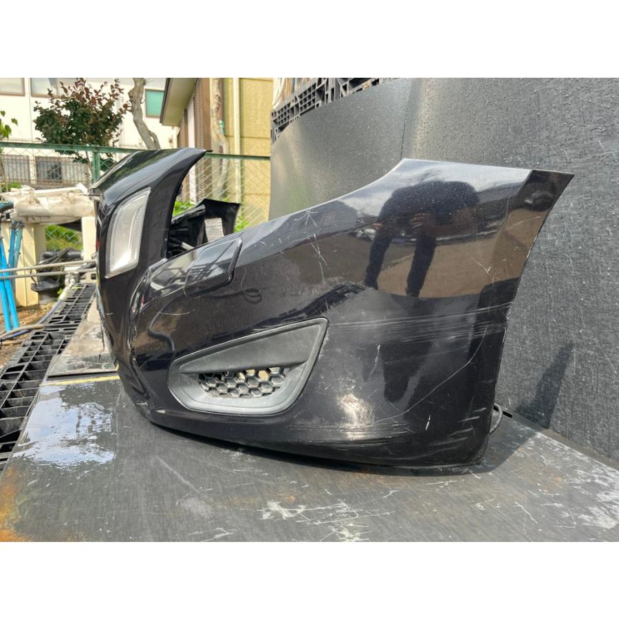 ボルボ（VOLVO） V60 右H (FB4164T) 純正 フロントバンパー ネイビー系