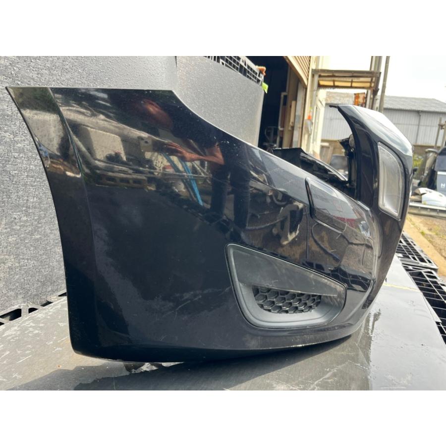 ボルボ（VOLVO） V60 右H (FB4164T) 純正 フロントバンパー ネイビー系