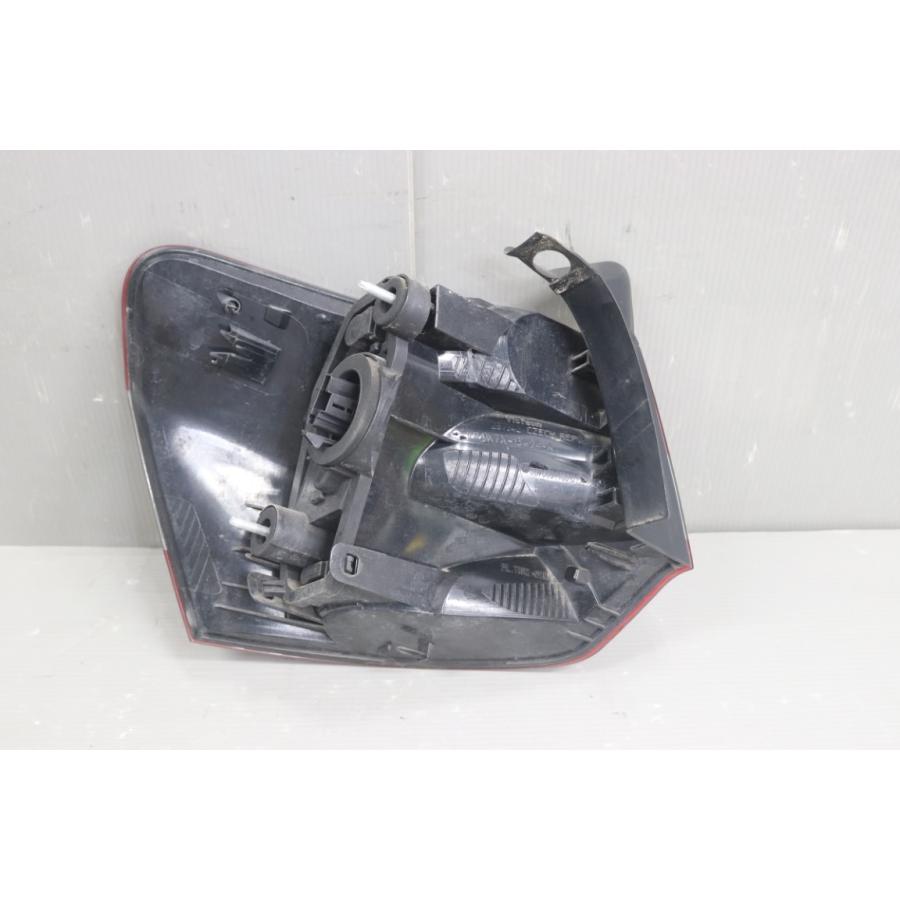 シトロエン（CITROEN） C5 セダクション 右H (X75F02) 純正 右