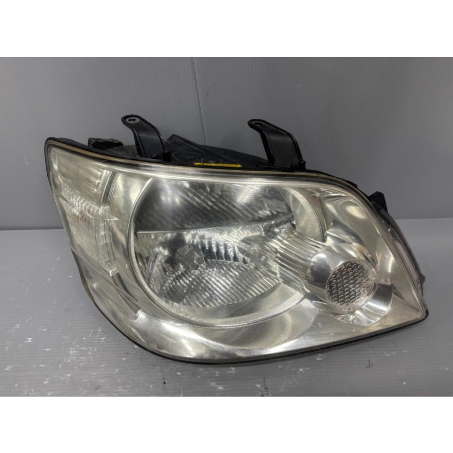 ヴォクシー トヨタ X 前期 (ZRR70 ZRR70G-BRXEK (L)) 純正 右 HID