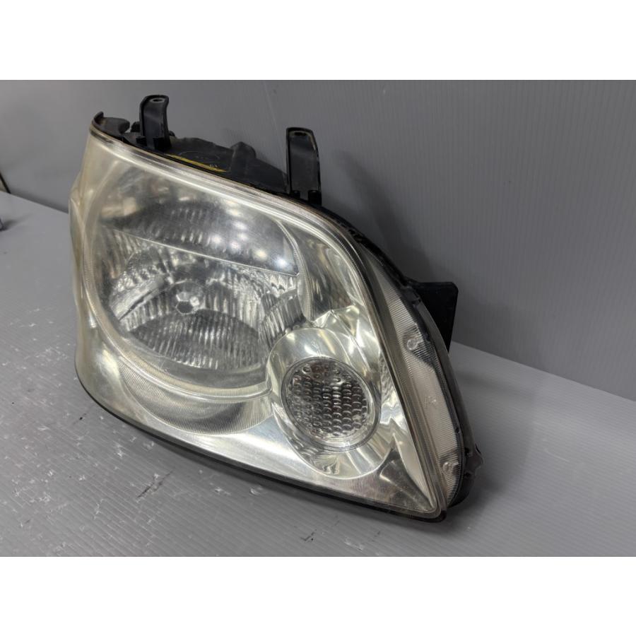 ヴォクシー トヨタ X 前期 (ZRR70 ZRR70G-BRXEK (L)) 純正 右 HID