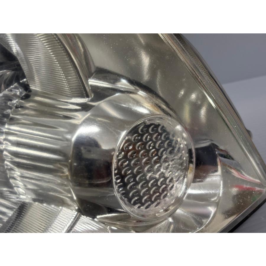 ヴォクシー トヨタ X 前期 (ZRR70 ZRR70G-BRXEK (L)) 純正 右 HID