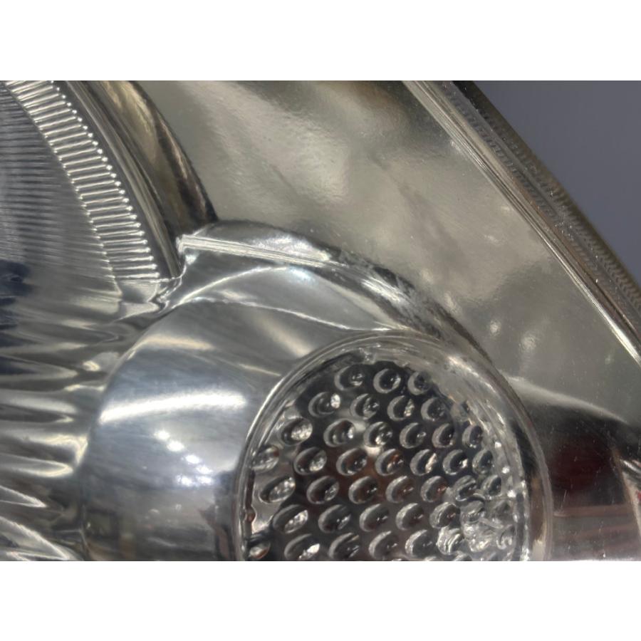 ヴォクシー トヨタ X 前期 (ZRR70 ZRR70G-BRXEK (L)) 純正 右 HID