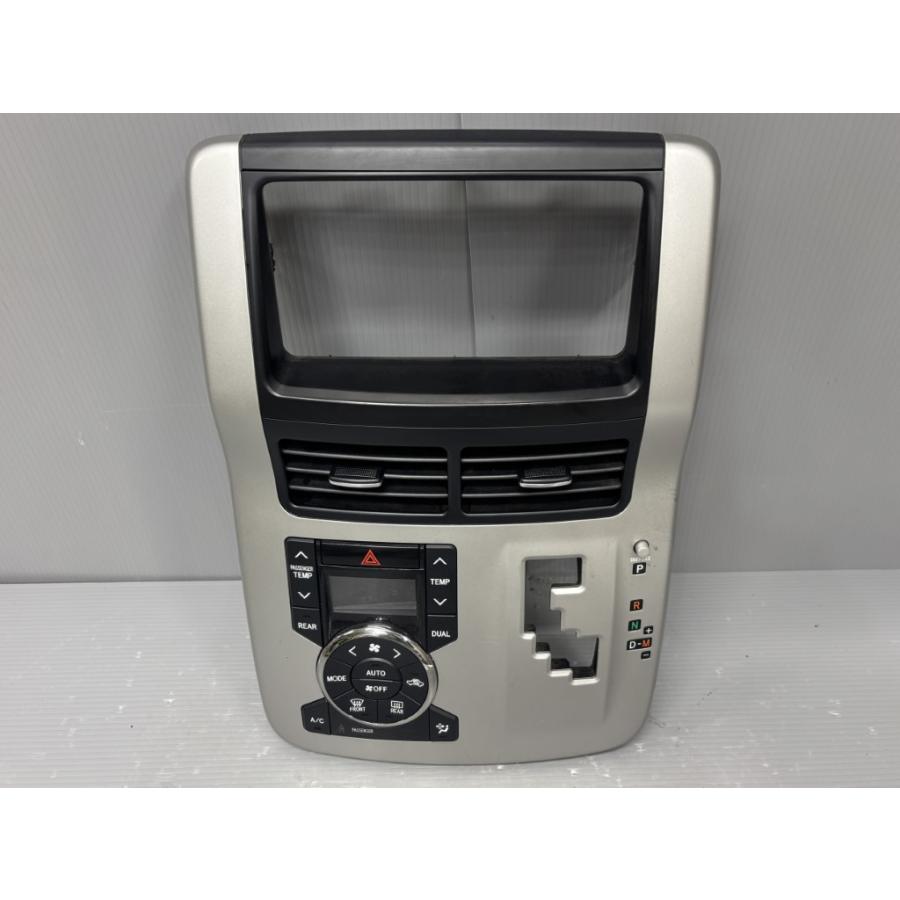 ヴォクシー トヨタ X 後期 (ZRR70) 純正 ナビ オーディオ シフトパネル