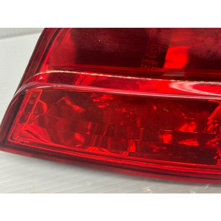 ルノー（RENAULT） ウインド 左ハンドル (ENK4M) 純正 右 テールランプ