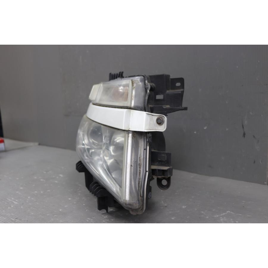 エルグランド オーテック 250 HWS アーバンC 前期 (TE52 E52) 右 HID