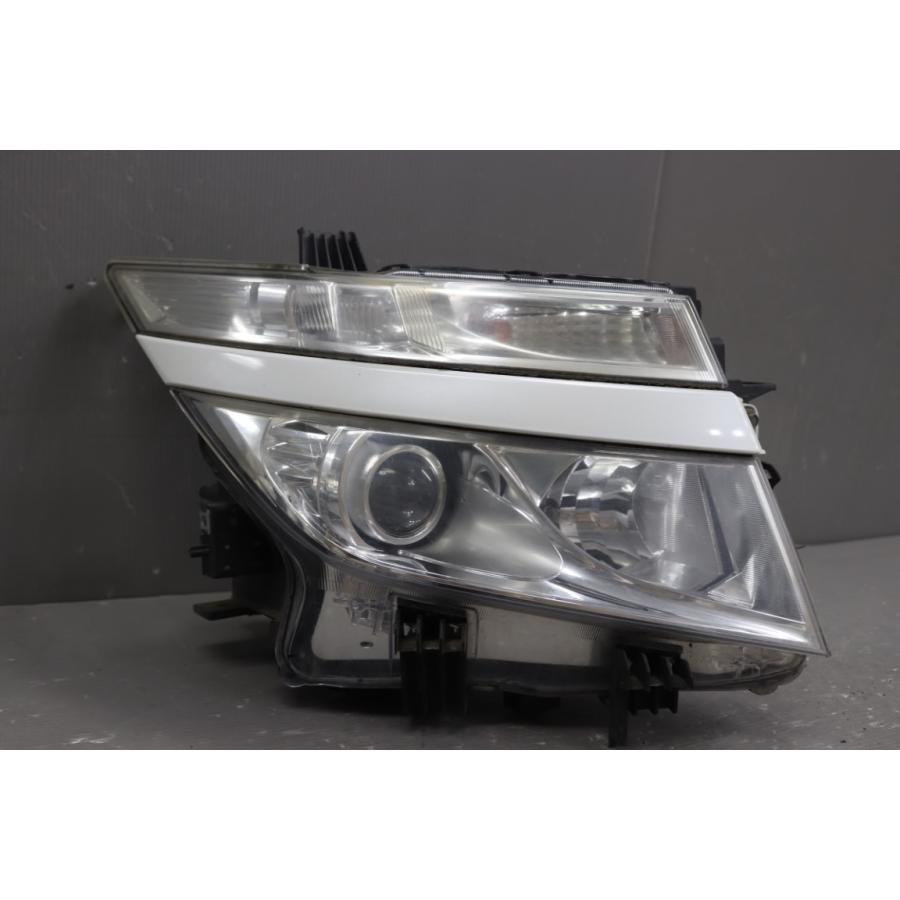 エルグランド オーテック 250 HWS アーバンC 前期 (TE52 E52) 右 HID