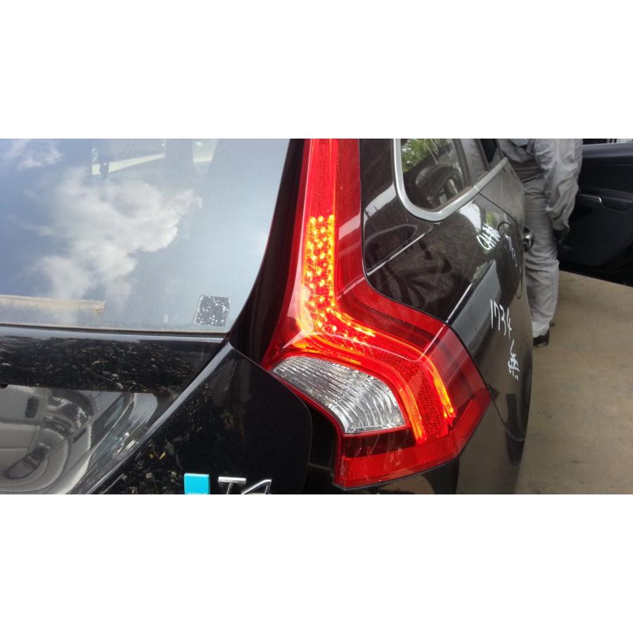 ボルボ（VOLVO） V60 右H 純正 テールランプ 左右セット 31214963