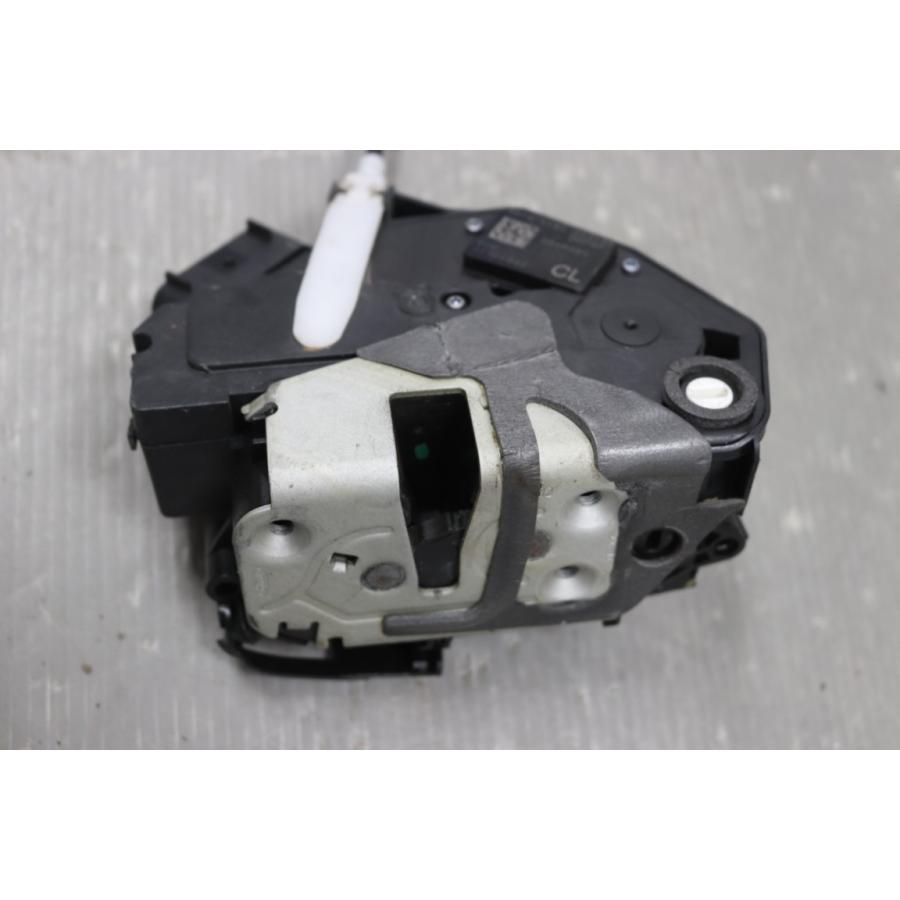 ボルボ（VOLVO） V60 右H 純正 右後 ドアロックアクチュエーター 右