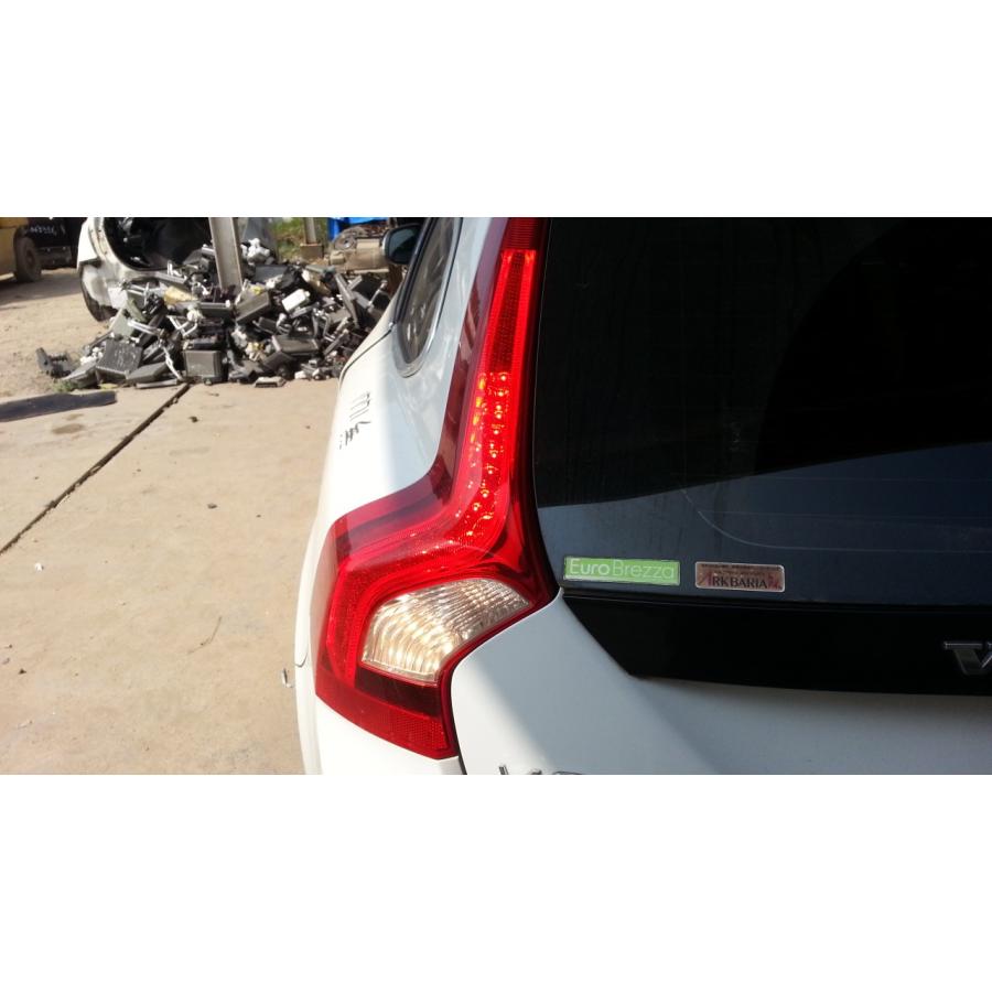 ボルボ（VOLVO） V60 ドライブe 右H (FB4164T FB) 純正 テールランプ