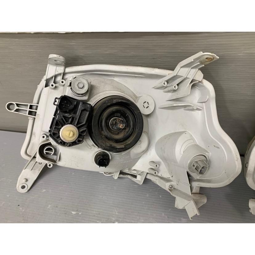 エッセ　L235S　ヘッドライト左右　 レべ付き ダイハツ（DAIHATSU） エッセ Xスペシャル (L235S L245S) 純正 ヘッド