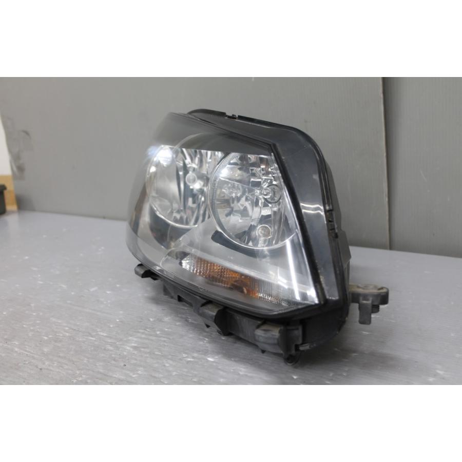 フォルクスワーゲン（Volkswagen） VW トゥーラン TSI (1T) 純正 右