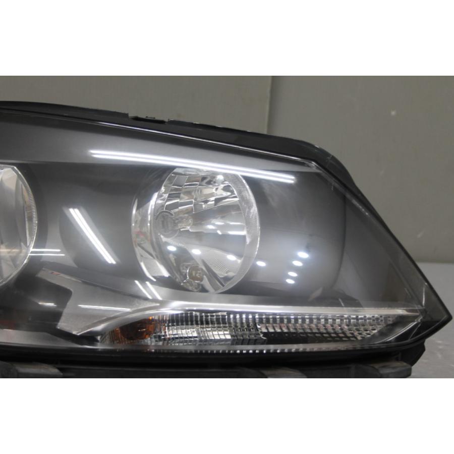フォルクスワーゲン（Volkswagen） VW トゥーラン TSI (1T) 純正 右