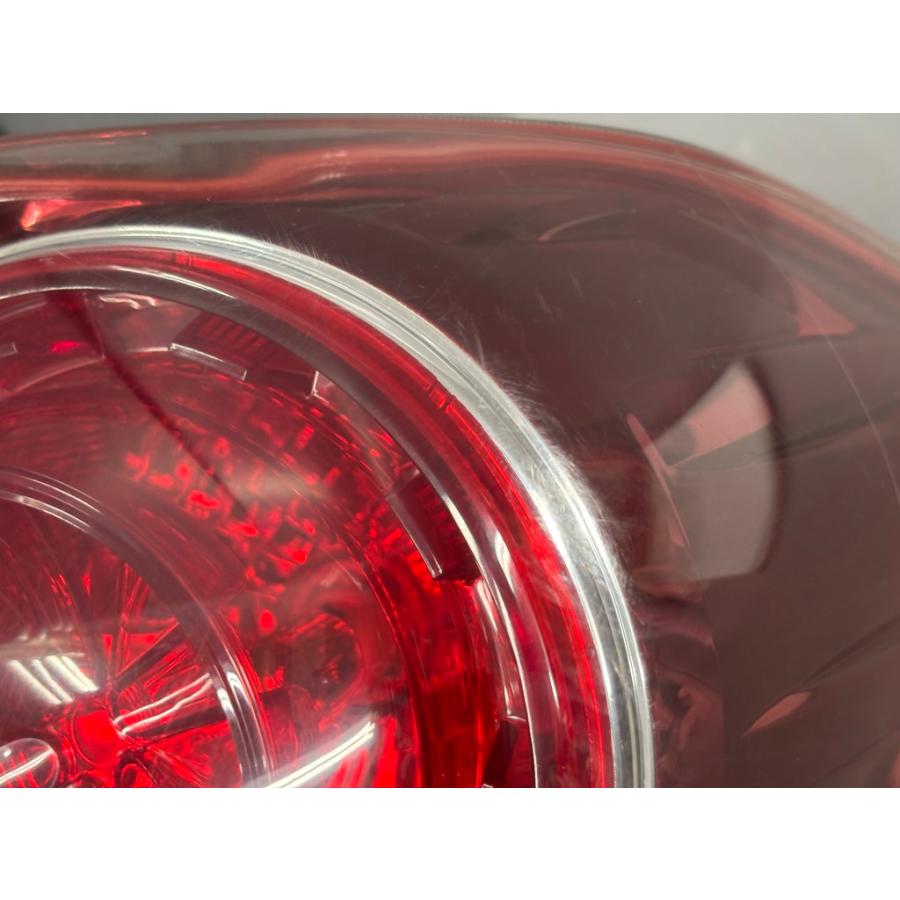 トヨタ（TOYOTA） ラクティス X 後期 (SCP100) 純正 右 テールランプ