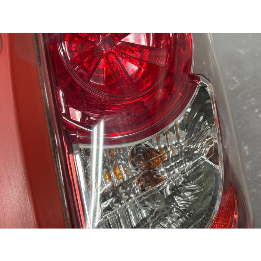 トヨタ（TOYOTA） ラクティス X 後期 (SCP100) 純正 右 テールランプ
