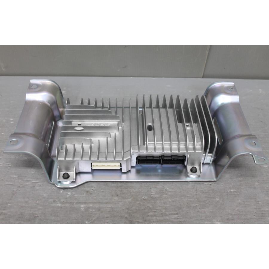 日産 E52 エルグランド BOSEアンプ 28060-1JB0C 美品 エルグランド 250 ハイウェイスター 前期 (TE52 E52) 純正 BOSE