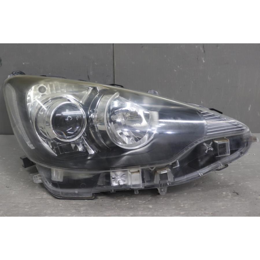 アクア トヨタ G 前期(NHP10 AHXEB) 純正 右 ハロゲン ヘッドライト 52