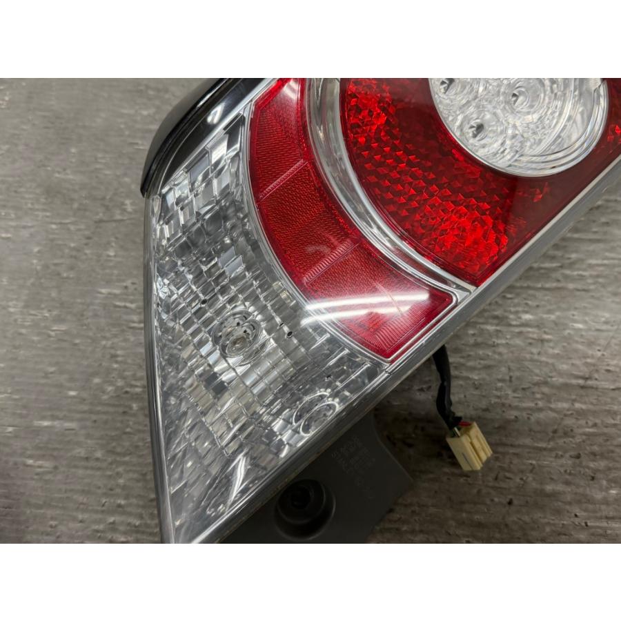 アクア トヨタ S 前期(NHP10) 純正 左 テールランプ 52-252 LED