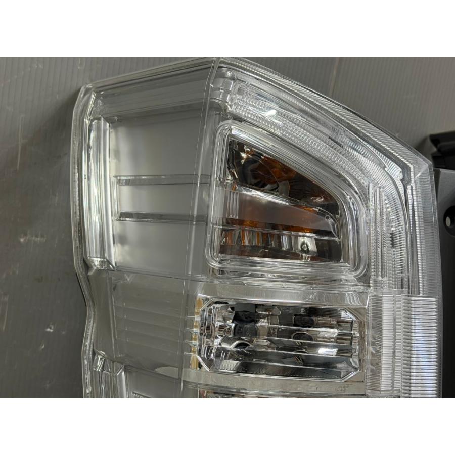 ホンダ　RK5 ステップワゴン スパーダ　後期純正テールライト　左右セット ステップ ワゴン ステップワゴン スパーダ Z 後期 (RK5) 純正