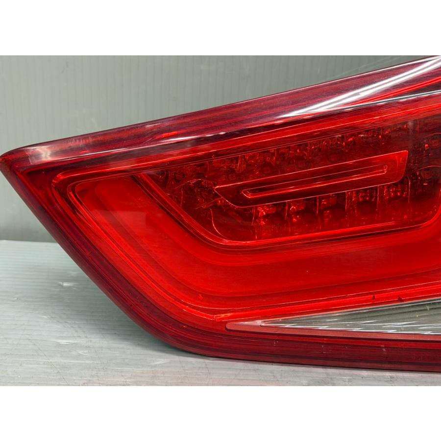 Audi（アウディ） A1 5ドア 右H TFSI (8XCAX 8X) 純正 右 テールランプ