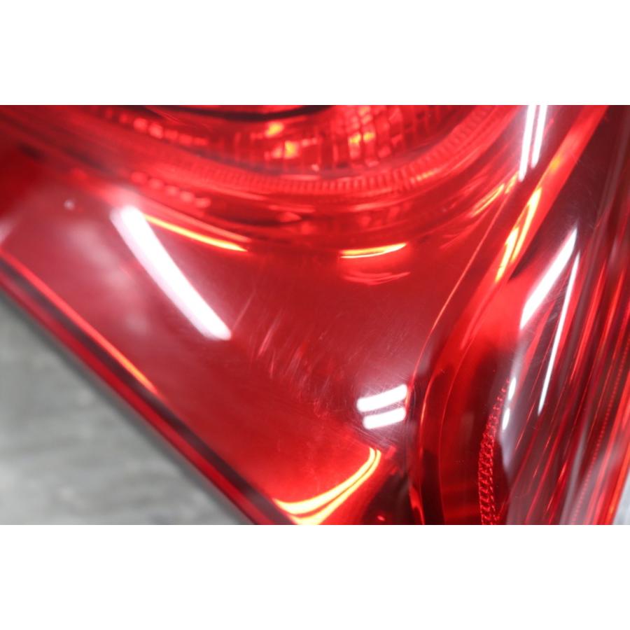 ボルボ（VOLVO） V40 T4 右H (MB4164T) 純正 テールランプ 左右セット