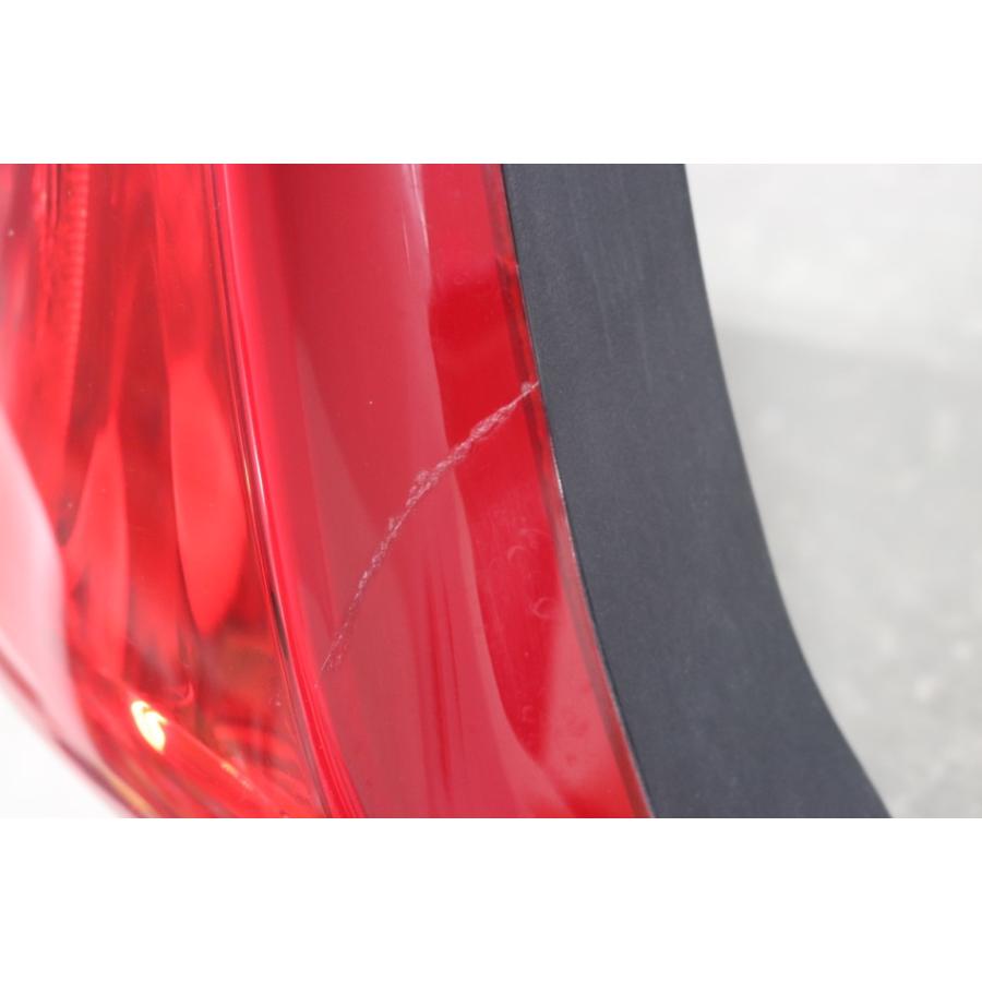 ボルボ（VOLVO） V40 T4 右H (MB4164T) 純正 テールランプ 左右セット