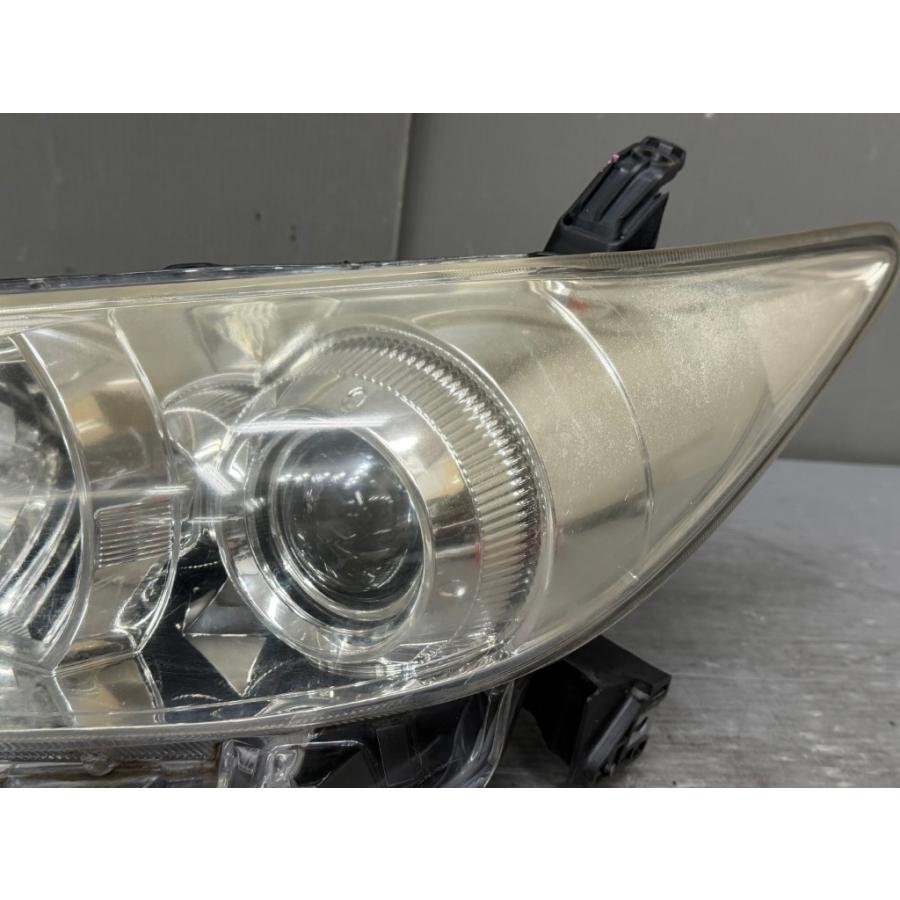 トヨタ（TOYOTA） ウィッシュ 18X 前期 (ZGE20) 純正 左 ヘッドライト
