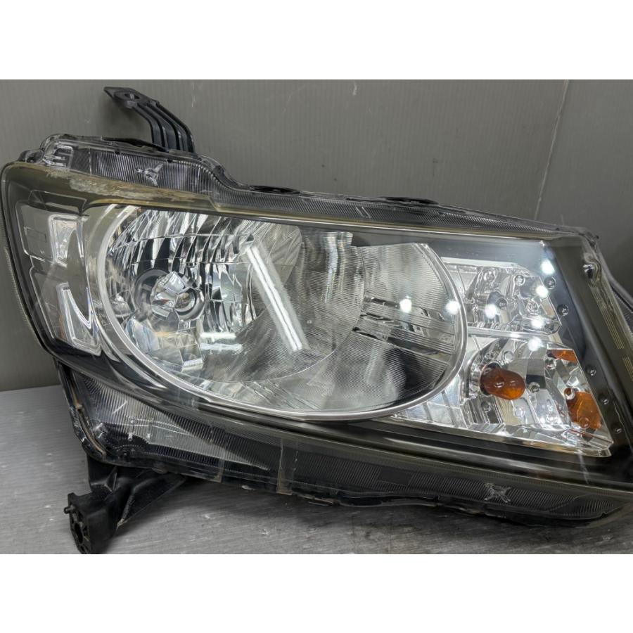ホンダ フリード GB3 GP3 純正ヘッドライト 左右 HID バラスト付 フリード スパイク G エアロ (GB3) 純正 HID ヘッドライト 100-22068