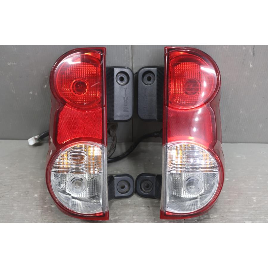 日産（NISSAN） NV200 バネット GX (VM20 M20) 純正 テールランプ T002