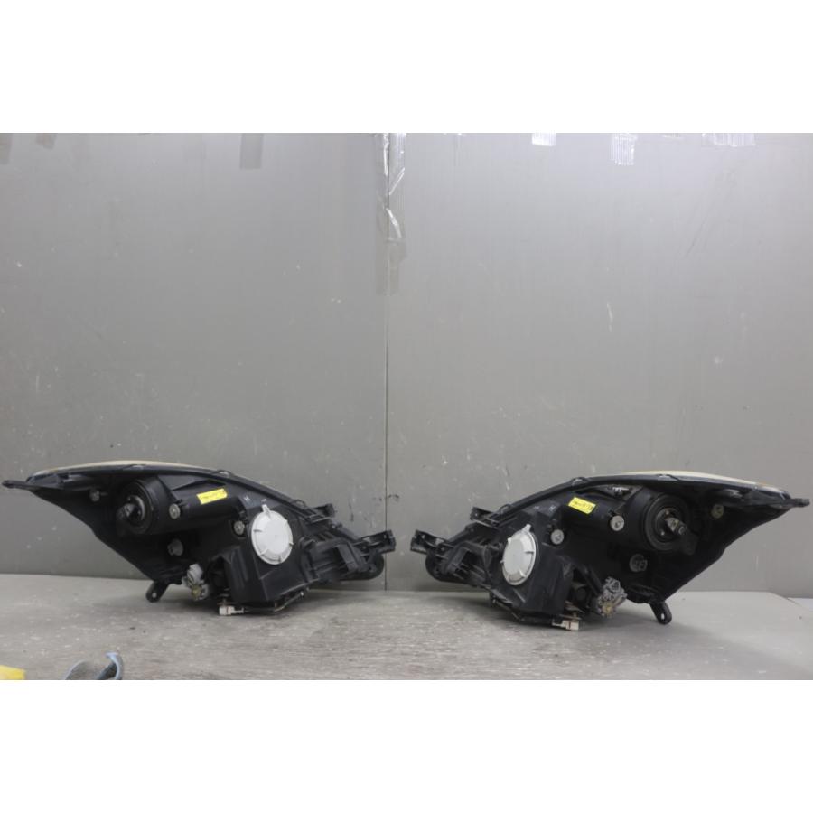 ☆TOYOTA☆ トヨタ アイシス ヘッドライト セット ZGM10 トヨタ（TOYOTA） アイシス プラタナ Vセレ 後期 (ZGM10) 純正 HID