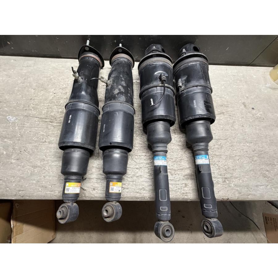 クラウン マジェスタ (UZS186) 純正 エアサスペンション 1台分