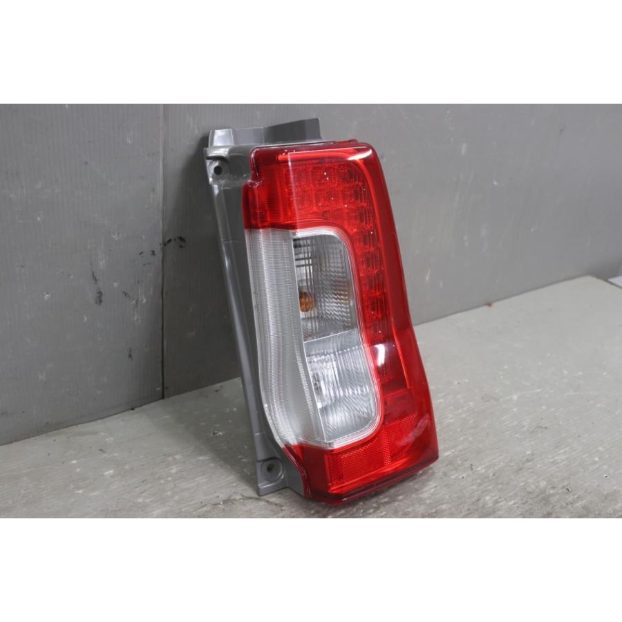 タント L SA 前期 (LA600S) 純正 右 テールランプ 220-51391 LED全点灯