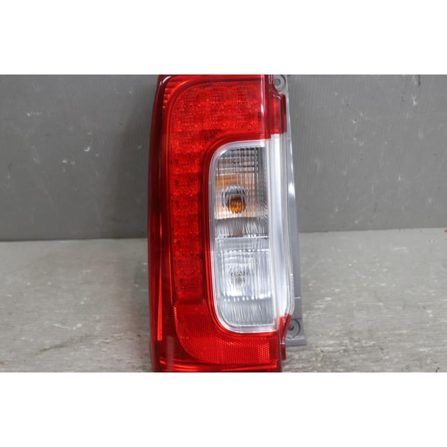 タント L SA 前期 (LA600S) 純正 左 テールランプ 220-51391 LED全点灯