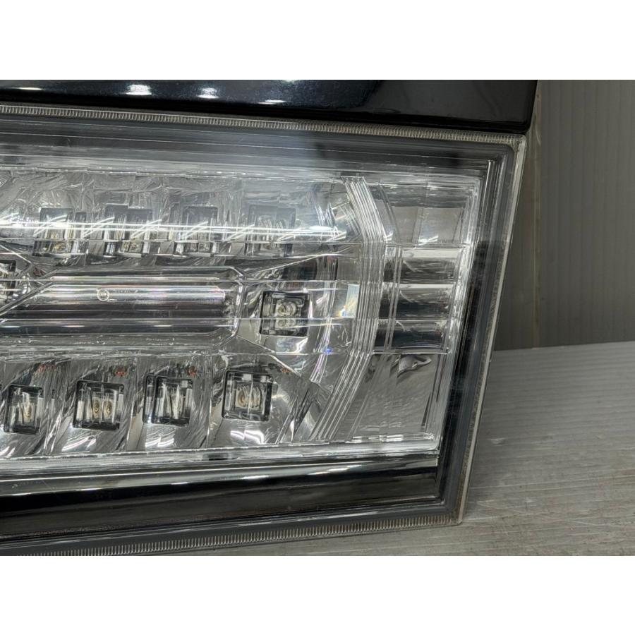 ヴェルファイア ANH20W 純正 左右テールランプ+フィニッシャーランプ ヴェルファイア 2.4Z 前期 (ANH20 ANH20W-NFXSK) 純正 右 テールランプ