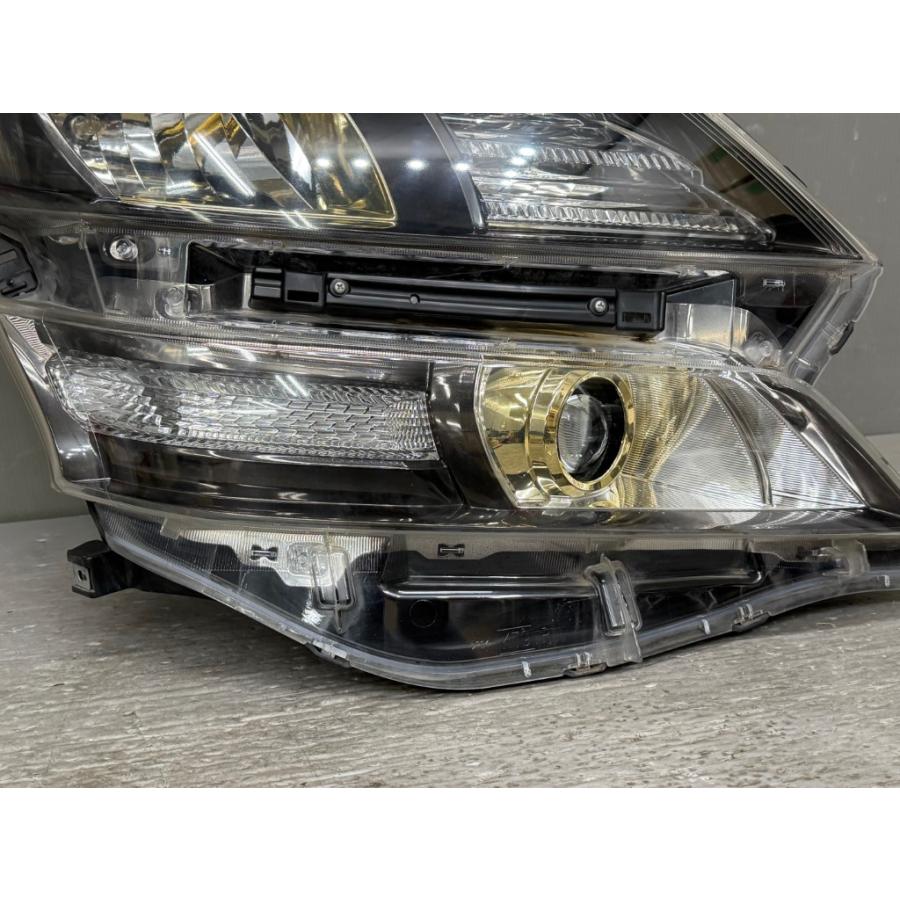 ヴェルファイア トヨタ Z 前期 (ANH20) 純正 右 HID ヘッドライト 58