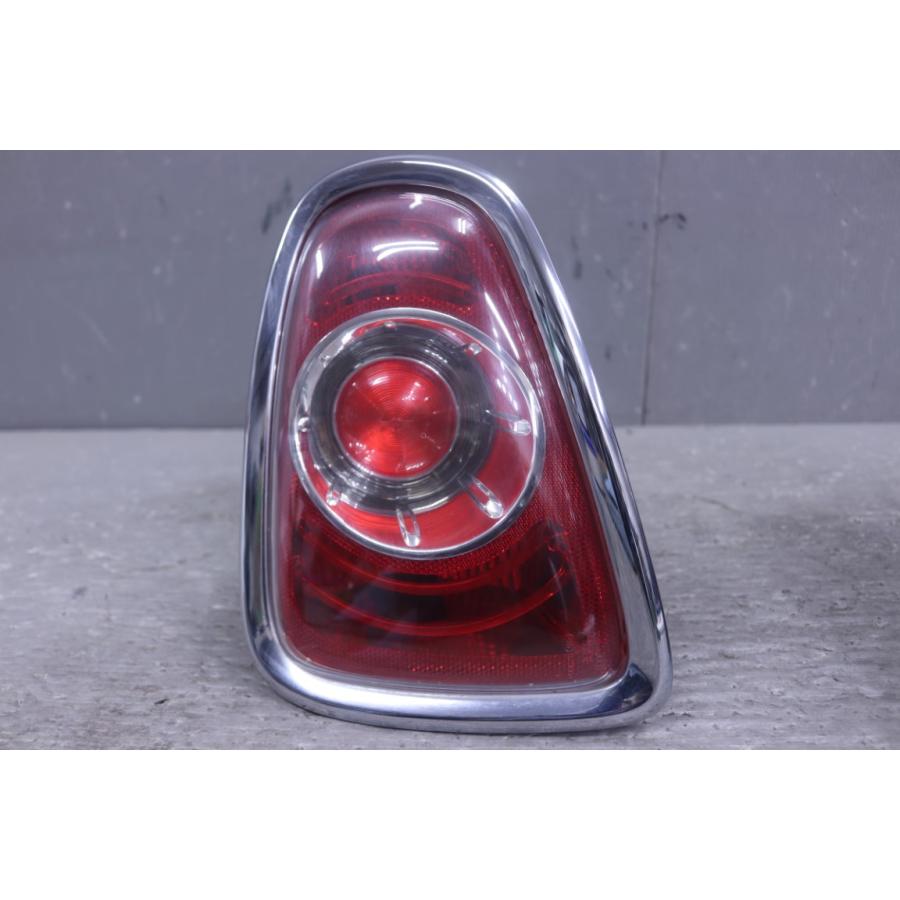 ミニ クーパー LCI 右H 後期 (R56 SU16) 純正 テールランプ メッキベゼル 左右 テールライト BMW Mini Cooper 破損無 動作保証 p061166の画像