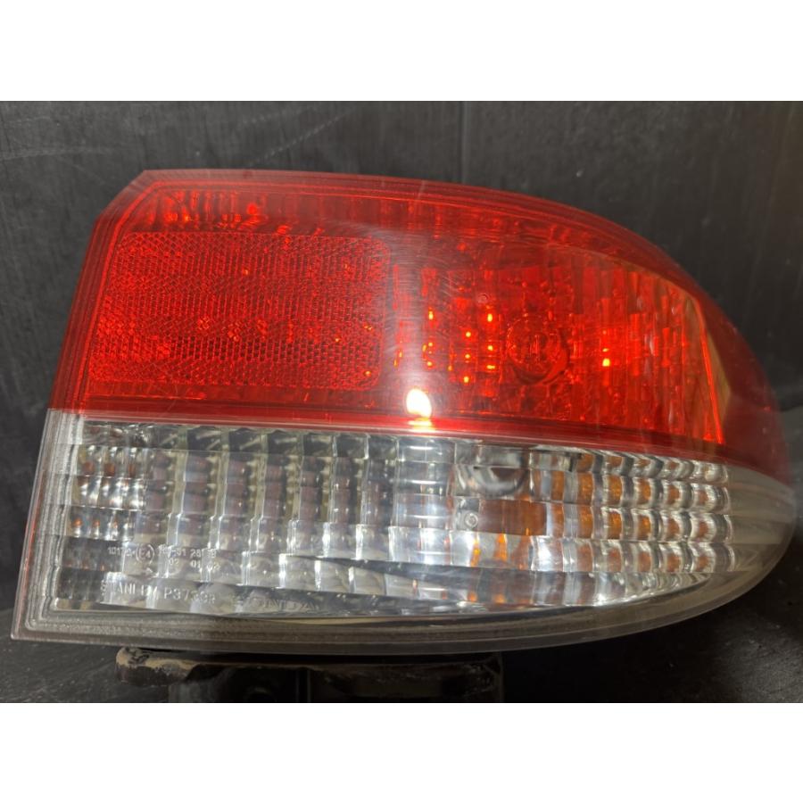 インスパイア 30TL (UC1) 純正 右テールランプ テールライト フィニッシャー P3734 P3733 スタンレー 動作保証 ホンダ Honda p061675の画像