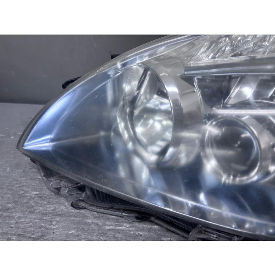 プリウス S LEDエディション 前期 (ZVW30) 純正 LED ヘッドライト 47