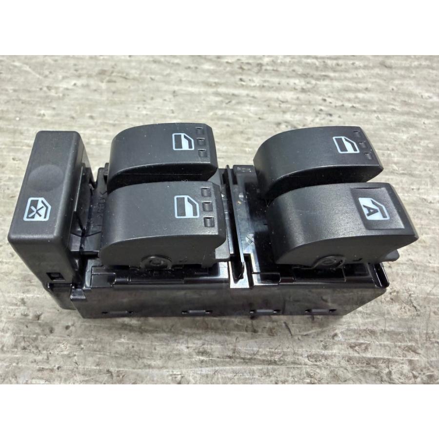 タント G SA (LA600S) 純正 右前 パワーウィンドウスイッチ 84820