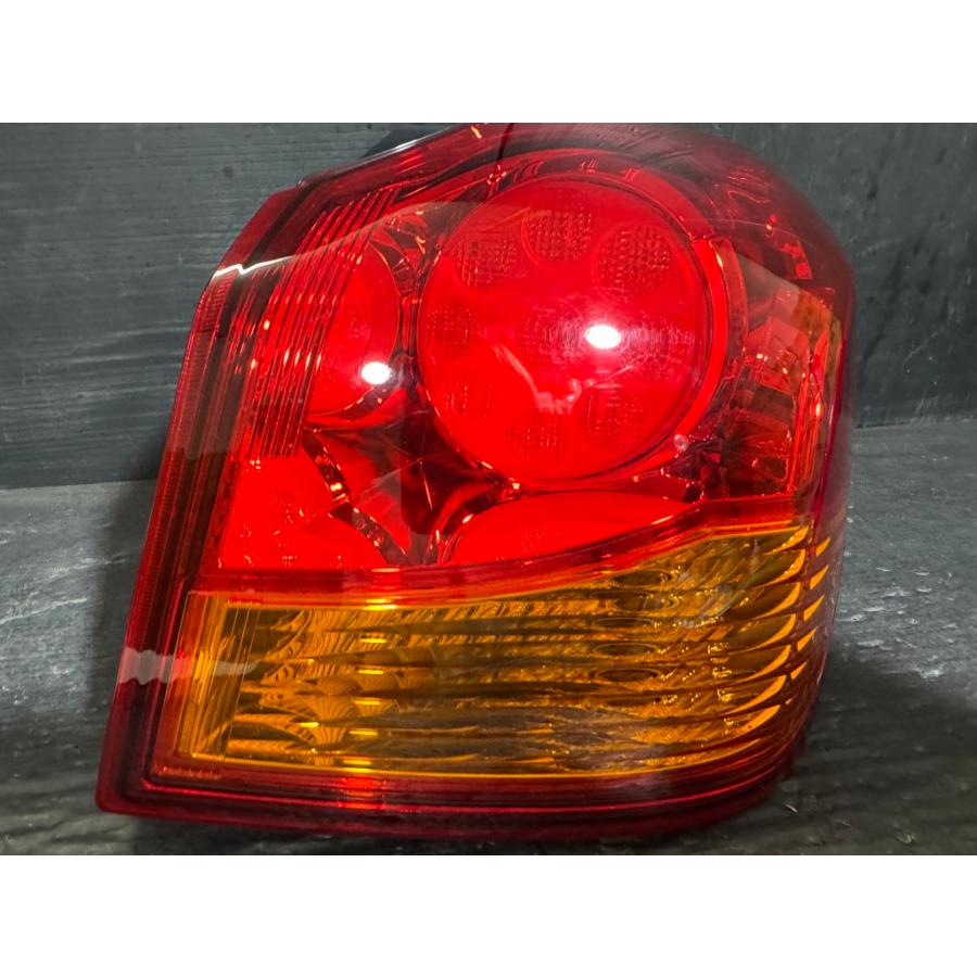 【動作未確認】三菱 RVR GA3W 左テールランプ STANLEY P9372 三菱（MITSUBISHI） RVR G 4WD 中期 (GA4W GA4WXTHXZ) 純正 右