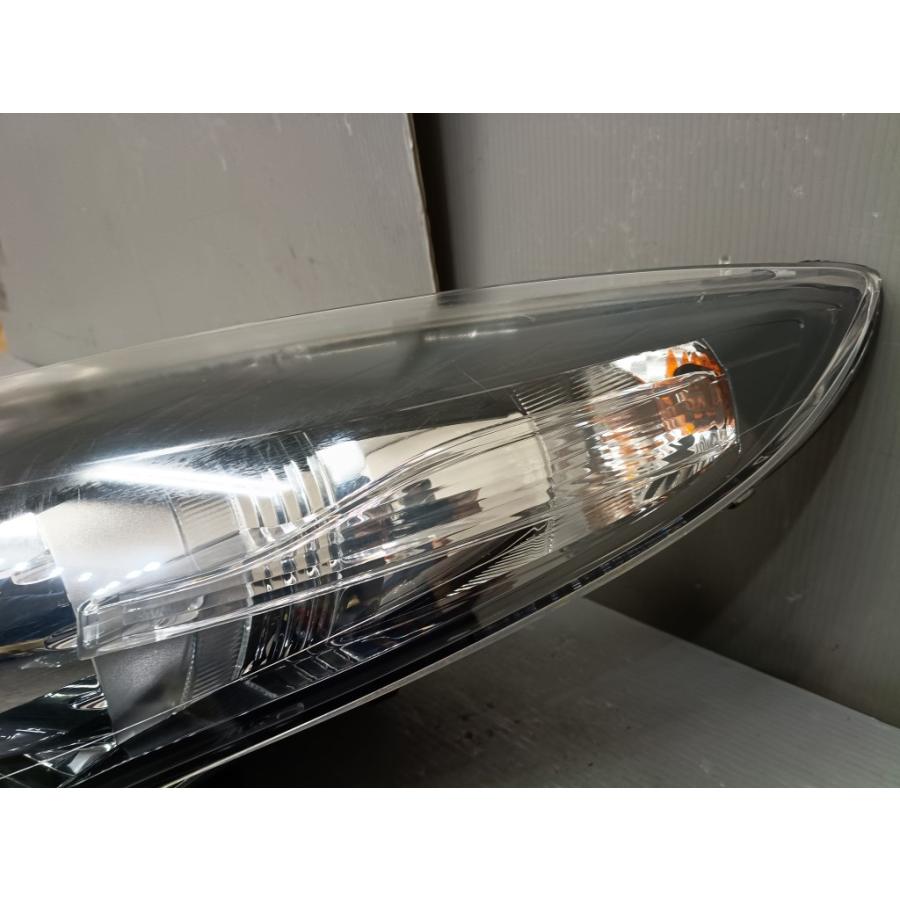 ルノー　メガーヌ2　ヘッドライトレンズ　左右新品 ルノー（RENAULT） メガーヌ エステート GTライン (KZM4R) 純正 左 HID