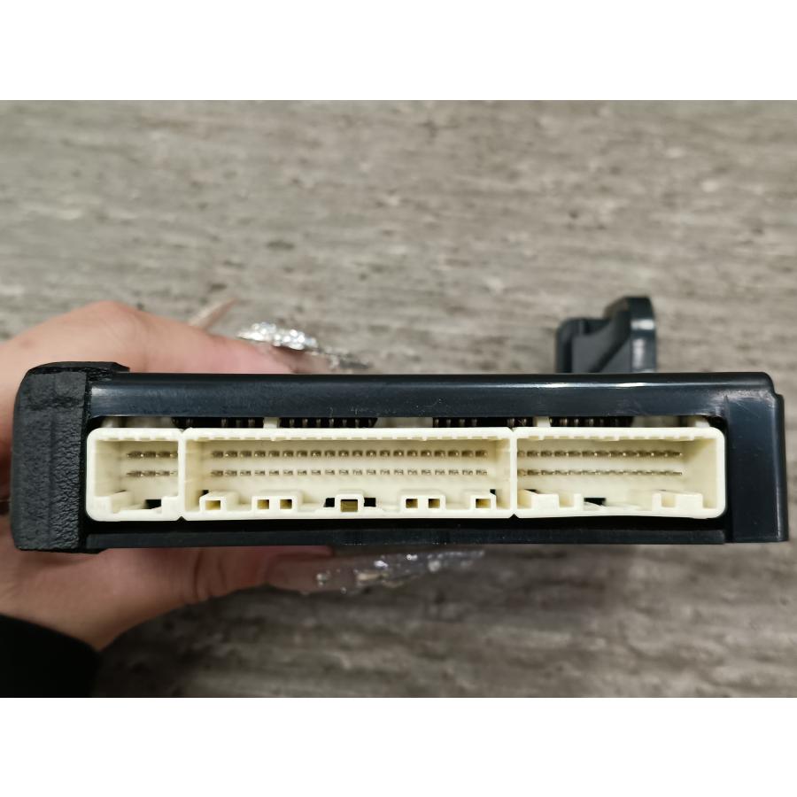 86 200系 クラウン アスリート Gパッケージ i-Four仕様 前期 (GRS204