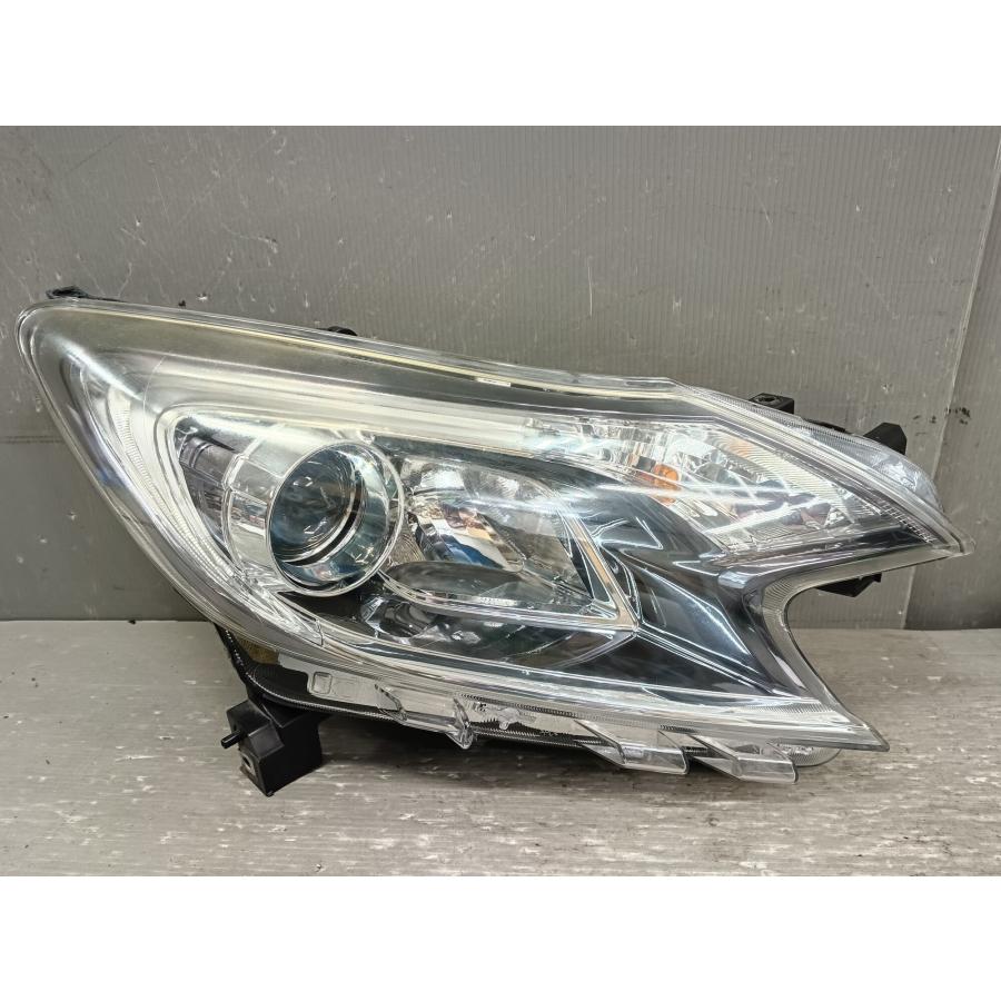ノート 日産 X DIG-S Vセレクション+Safety 中期 (E12) 純正 LED
