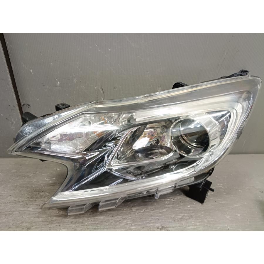 ノート 日産 X DIG-S Vセレクション+Safety 中期 (E12) 純正 LED