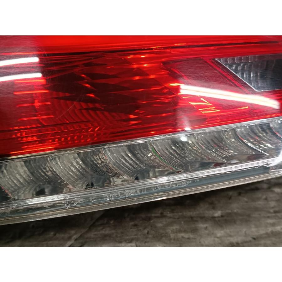  Z4 E89 純正 左テールランプ 7191775-11 BMW BMW Z4 20i E89 右H (LL20) 純正 左 テールランプ 7191775-11