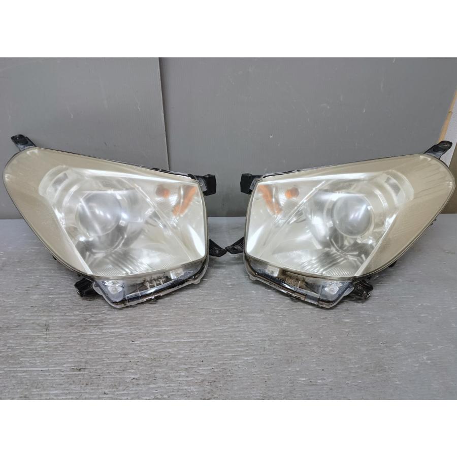 トヨタ iQ（KGJ10系）純正ハロゲンヘッドライト左右セット トヨタ（TOYOTA） iQ 100G (KGJ10) 純正 ハロゲン ヘッドライト 74-1