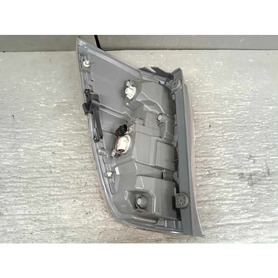 ホンダ（HONDA） ステップワゴン G 後期 (RK1) 純正 右テールランプ