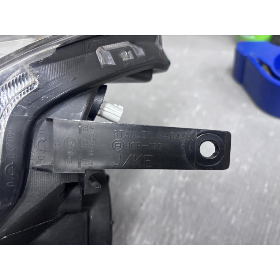 ホンダ（HONDA） エディックス 20X (BE3) 純正 HID ヘッドライト P4644